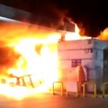 In fiamme il bar della Q8 a Palo. Usata un'auto rubata a Giovinazzo