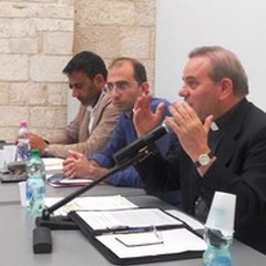 Mons. Martella: «Famiglia e scuola generatrici di futuro»
