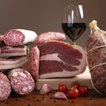 Attacco al made in Italy: per Unione Europea carne, salumi e vino come sigarette