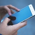 Divieto di cellulari a scuola, la contrarietà degli psicologi