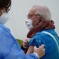 Covid, da marzo le quarte dosi per i soggetti fragili