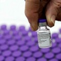 Mancano le dosi Pfizer-BioNTech, la Puglia rimodula il calendario delle vaccinazioni