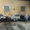 Fiamme nella notte: distrutte due auto, danneggiata una terza