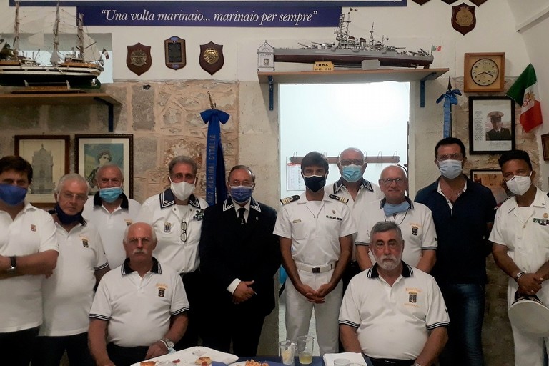 Burlando saluta l'Anmi Giovinazzo