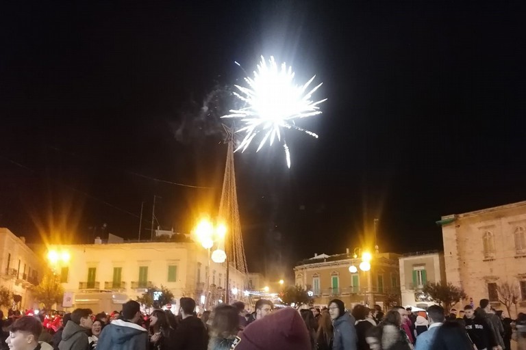 Capodanno in piazza. <span>Foto Giuseppe Dalbis</span>