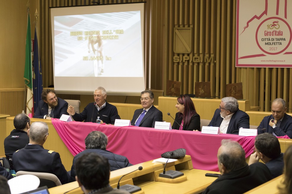 Conferenza Giro d'Italia. <span>Foto Vincenzo Bisceglie</span>