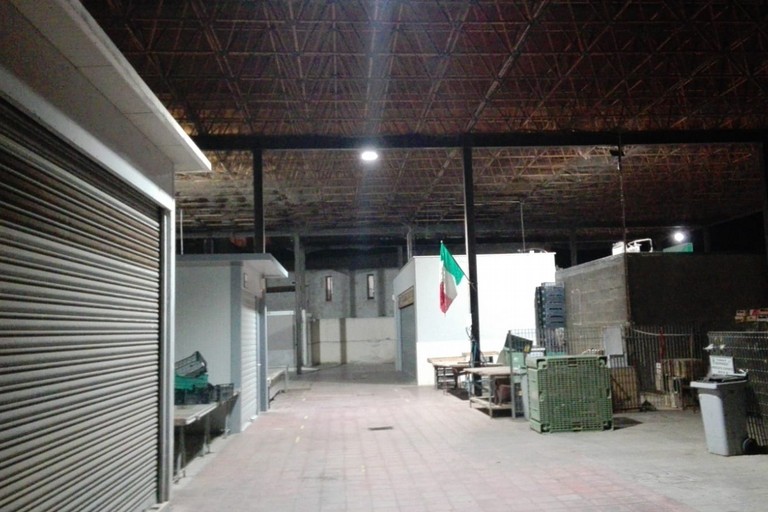 Nuova illuminazione al mercato giornaliero