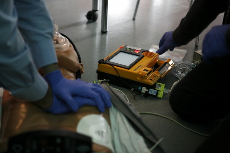 Defibrillatori donati a Giovinazzo