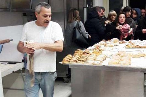 Domenico Caputi nel suo laboratorio