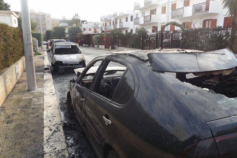 L'incendio in via Di Vittorio