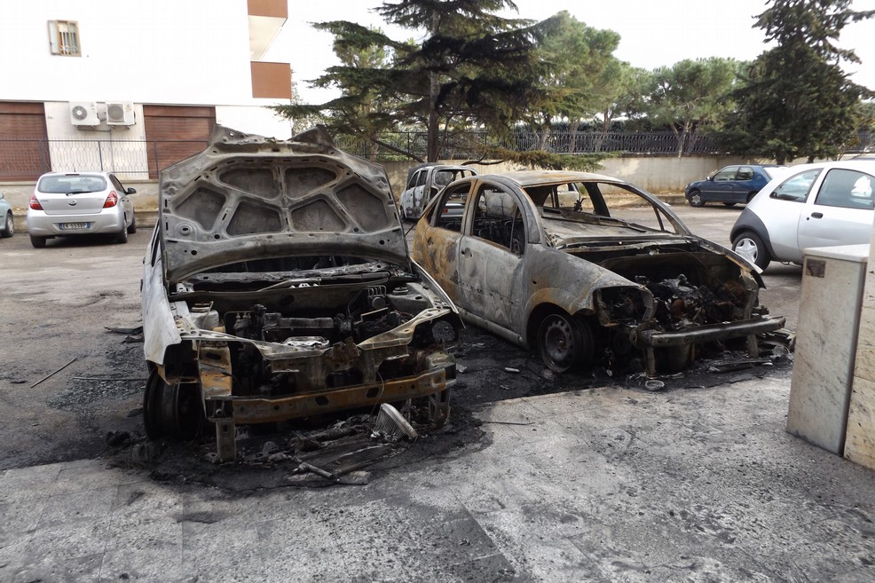 L'incendio in via Devenuto