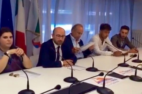La conferenza stampa di Everest
