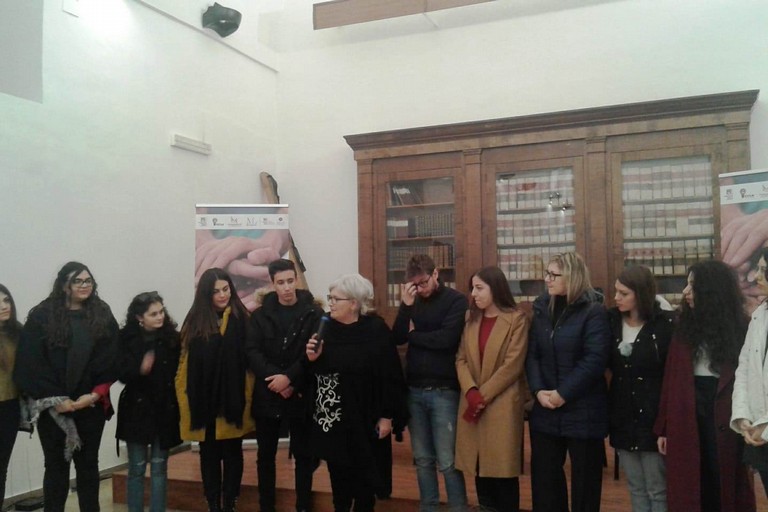 Annamaria Carella con il gruppo. <span>Foto Gianluca Battista</span>