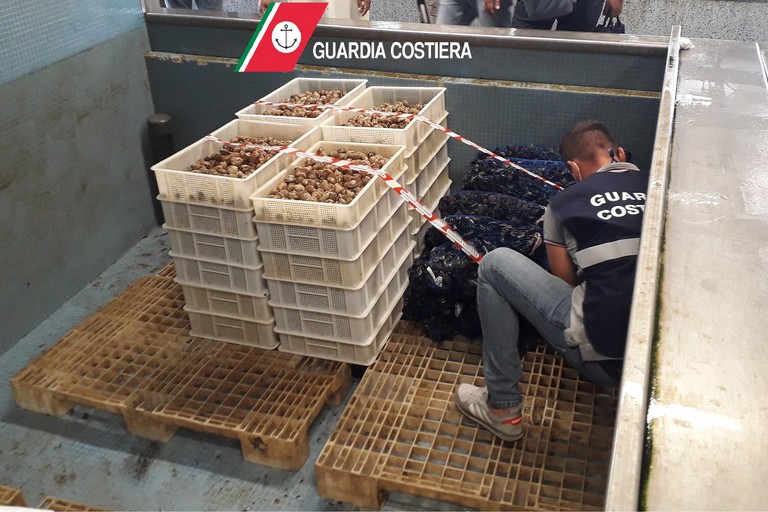 Il sequestro della Guardia Costiera
