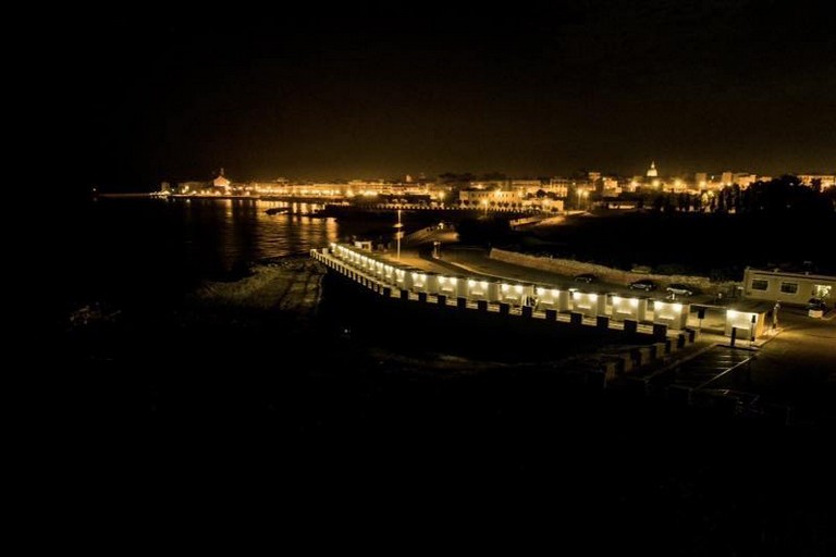 Il Giovinazzo Beach Village illuminato