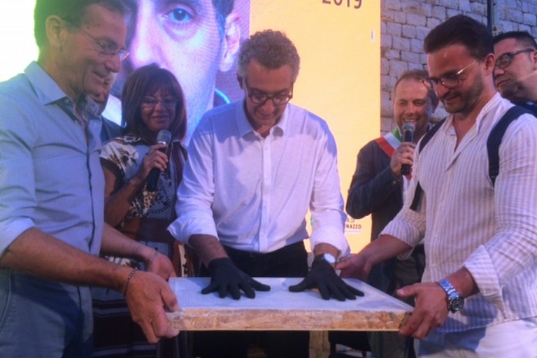 John Turturro lascia le sue impronte. <span>Foto Ufficio Stampa Comune Giovinazzo</span>