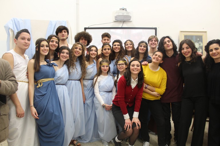 Foto di gruppo dopo la rappresentazione. <span>Foto Gianluca Battista</span>