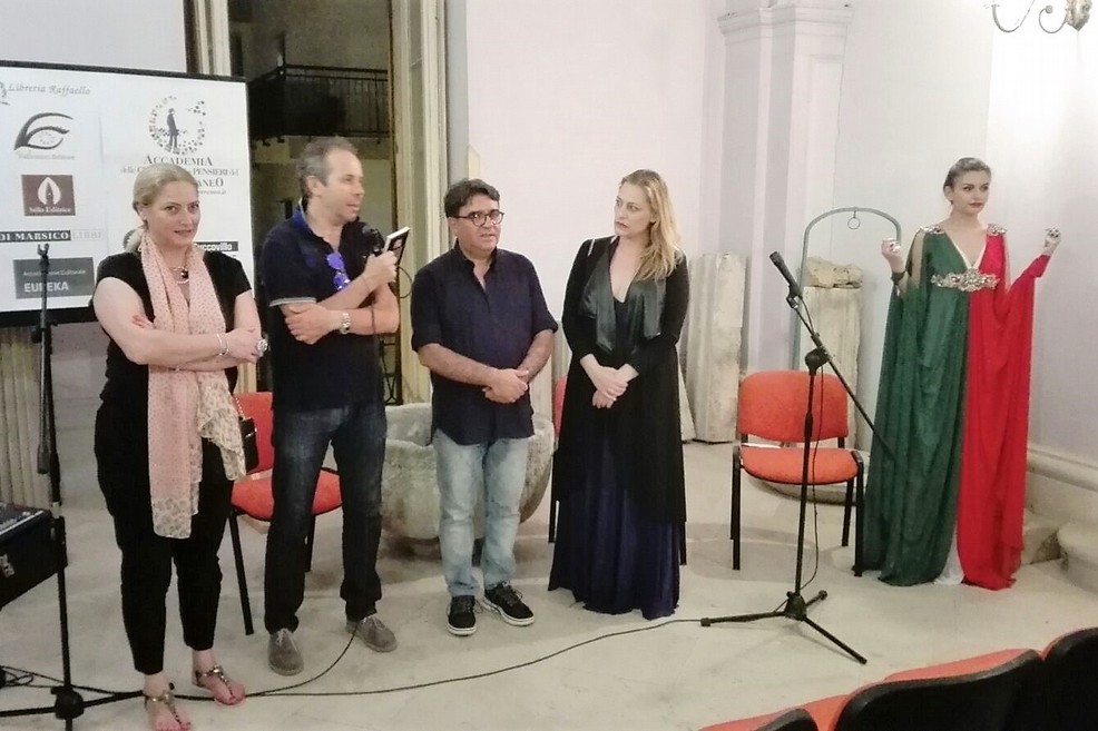 Il sindaco Depalma con Nicola De Matteo e la madrina Antonella Bavaro. <span>Foto Giuseppe Dalbis</span>