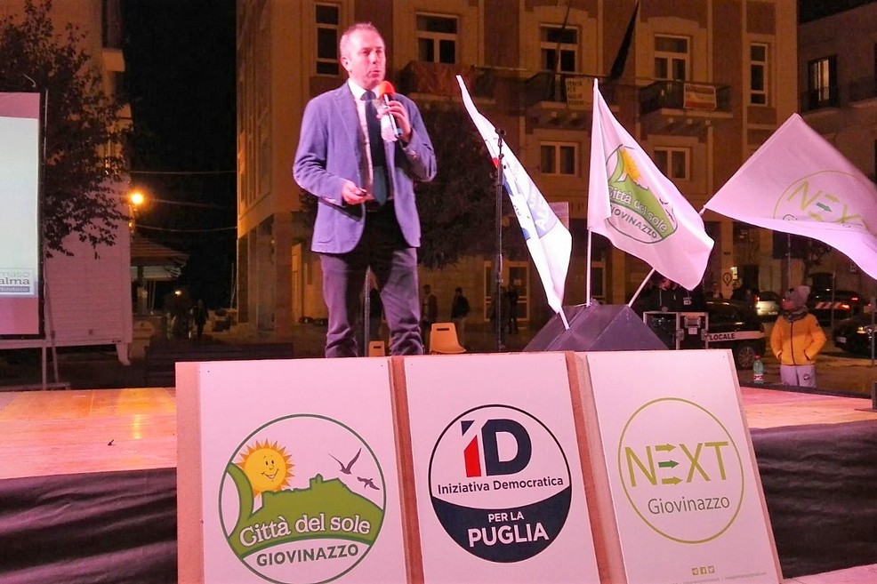 Tommaso Depalma durante il comizio. <span>Foto Giuseppe Dalbis</span>