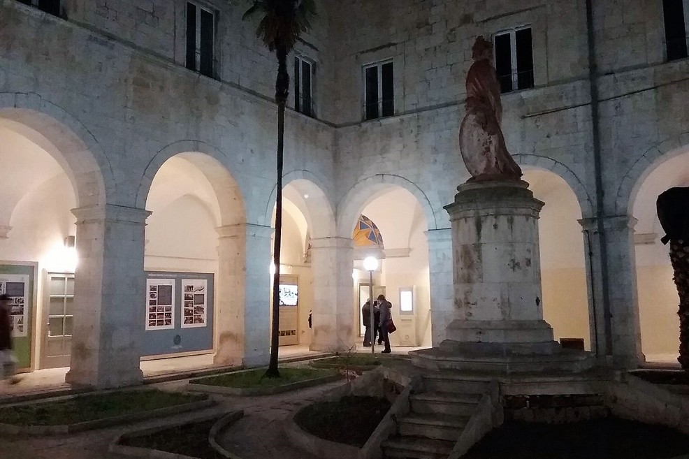 Lo splendido chiostro della Cittadella della Cultura