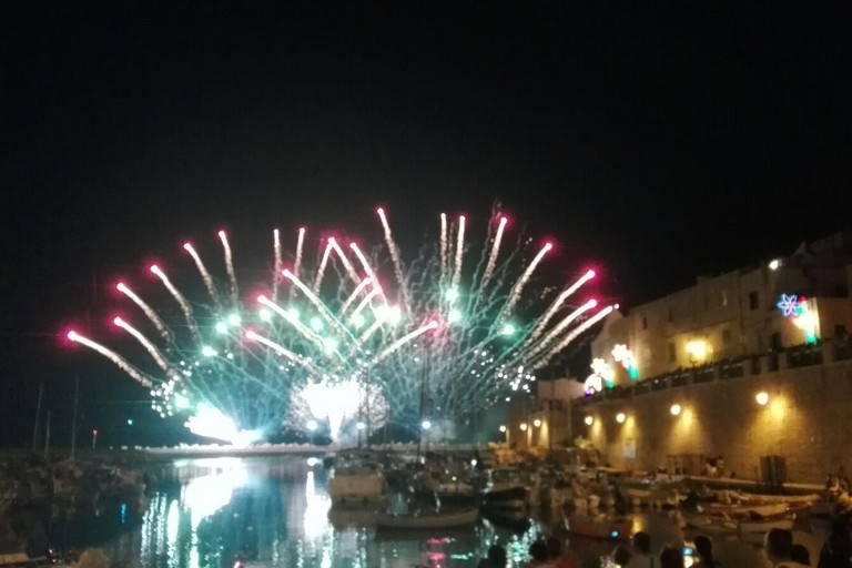 Esplosione di colori in Cala Porto