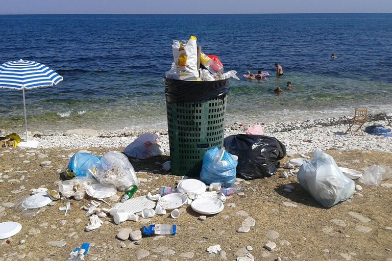 Rifiuti in località Belvedere