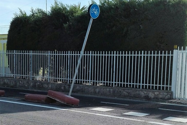 Il cordolo divelto