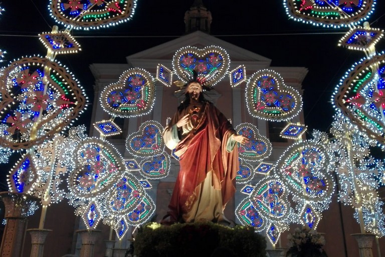 L'effigie del Sacro Cuore di Gesù al rientro. <span>Foto Giuseppe Dalbis</span>