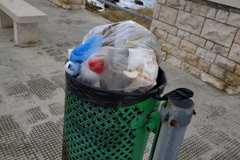 Rifiuti a Levante