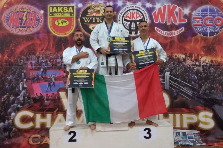 Il maestro Agostino Debari