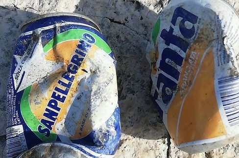 Lattine anni'80 in spiaggia. <span>Foto Luigi Verzillo</span>