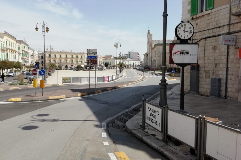Piazza Vittorio Emanuele II durante il lockdown. <span>Foto Giuseppe Palmiotto</span>