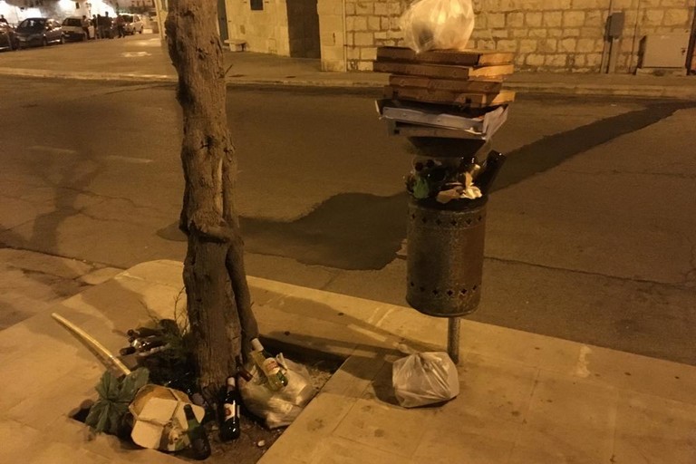 Rifiuti a Ponente. <span>Foto Marzia Morva</span>