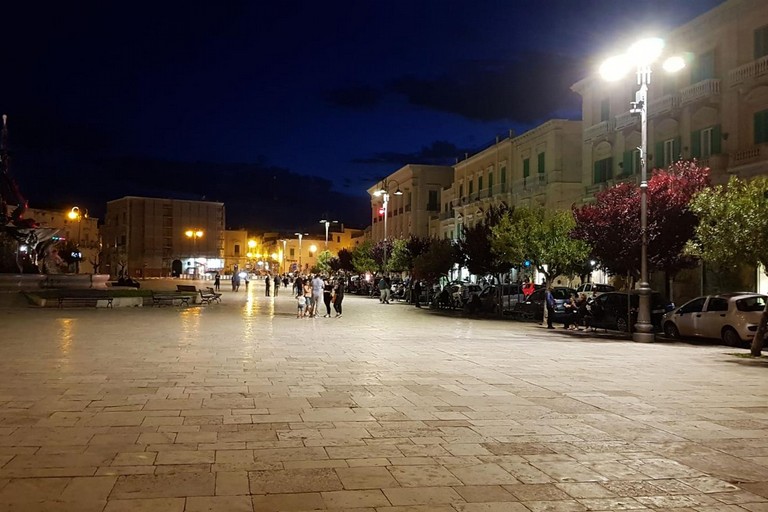 Illuminazione nuova in piazza