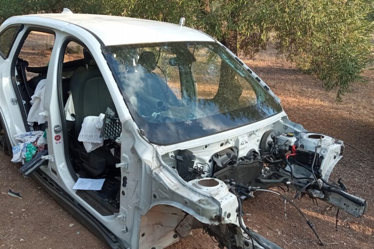 La Bmw recuperata in località Recatania