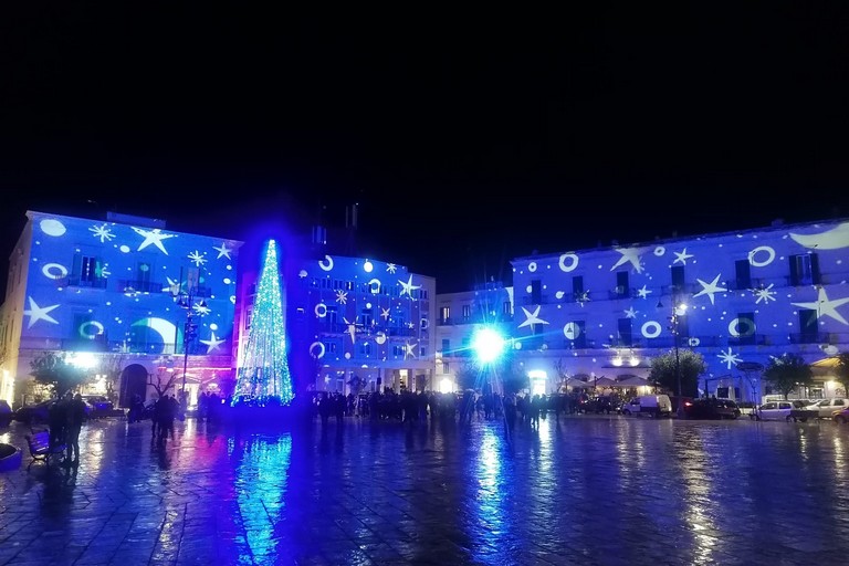 Natale - Piazza Vittorio Emanuele II. <span>Foto Giuseppe Dalbis</span>