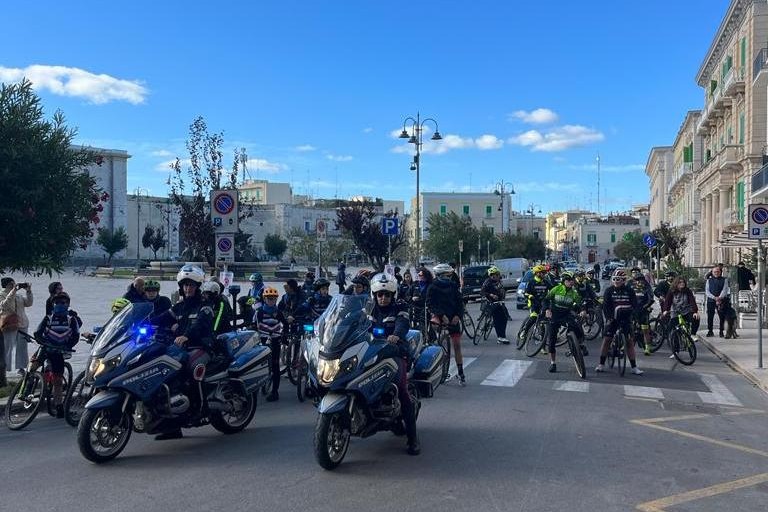 Biciclettata per la sicurezza stradale