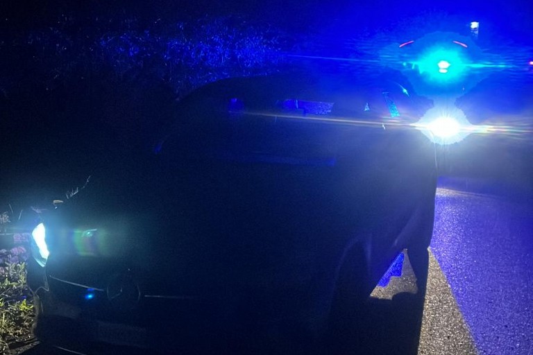 La Mercedes E 350 recuperata dai Carabinieri