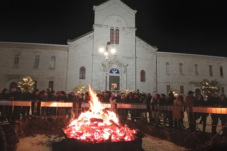 Fuochi di Sant'Antonio Abate. <span>Foto Giuseppe Dalbis</span>