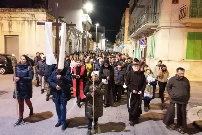 Via Crucis cittadina. <span>Foto Giuseppe Dalbis</span>