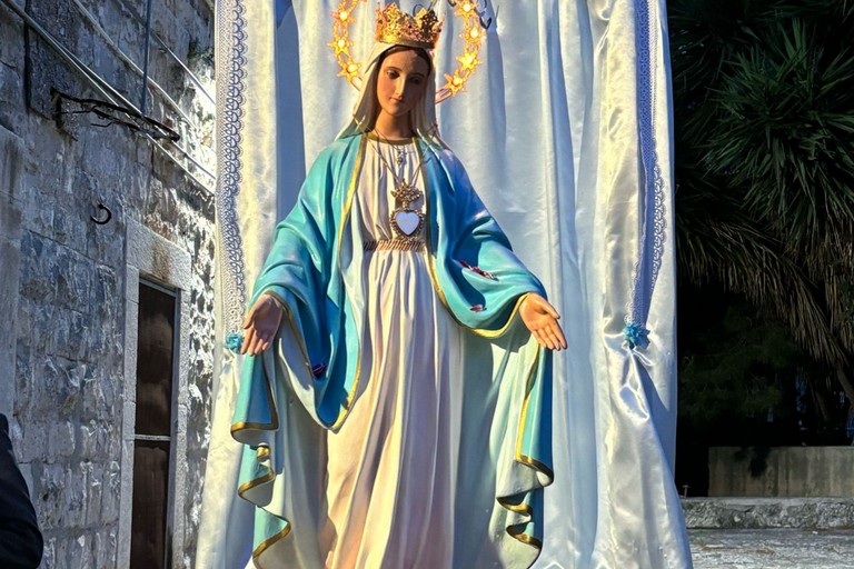 Madonna mese mariano