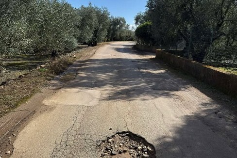 Buca stradale agro