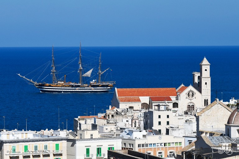 Passaggio Nave Amerigo Vespucci. <span>Foto Dino Mottola</span>