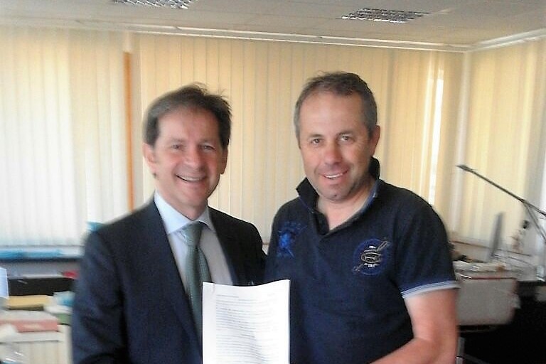 Montanaro e Depalma dopo la firma