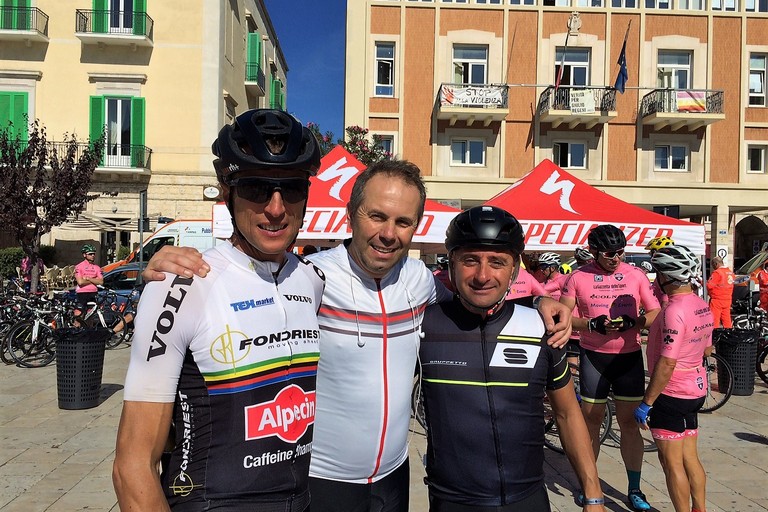 Depalma con Fondriest e Bettini. <span>Foto Ufficio Stampa Comune di Giovinazzo</span>