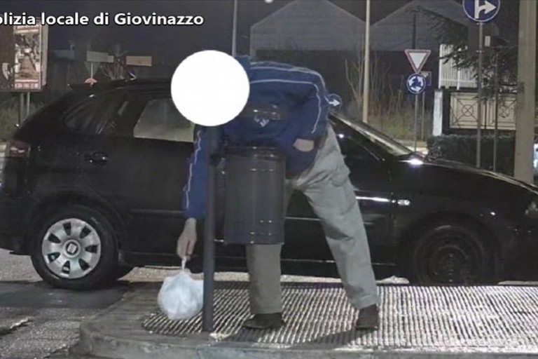Immortalato lo sporcaccione da record