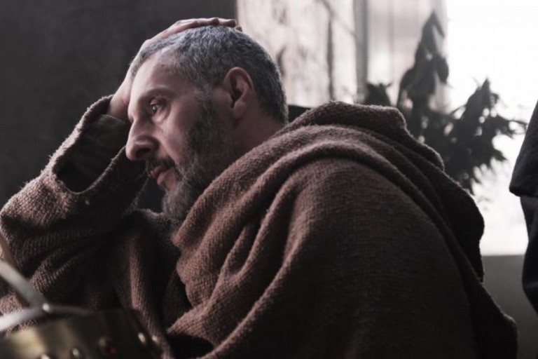 John Turturro è Guglielmo da Baskerville