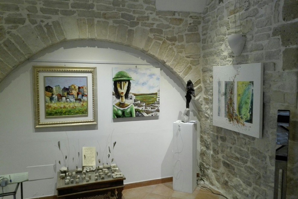 Uno scorcio della mostra in allestimento. <span>Foto Catia Carrozzo</span>