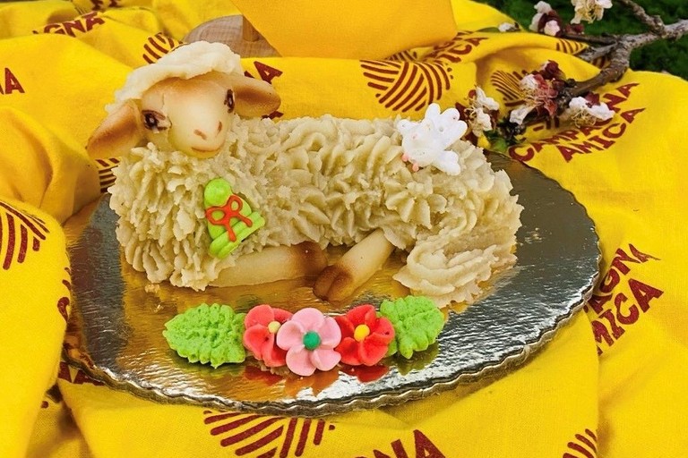 Agnello di pasta di mandorle