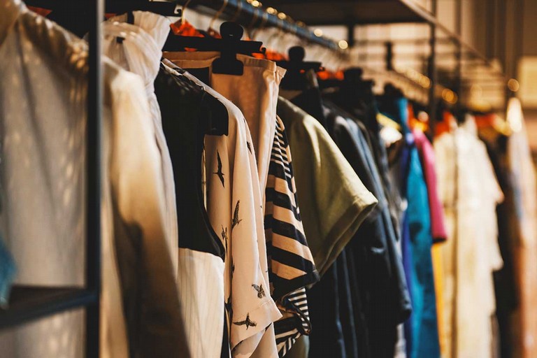 Merce in un negozio di abbigliamento (repertorio)